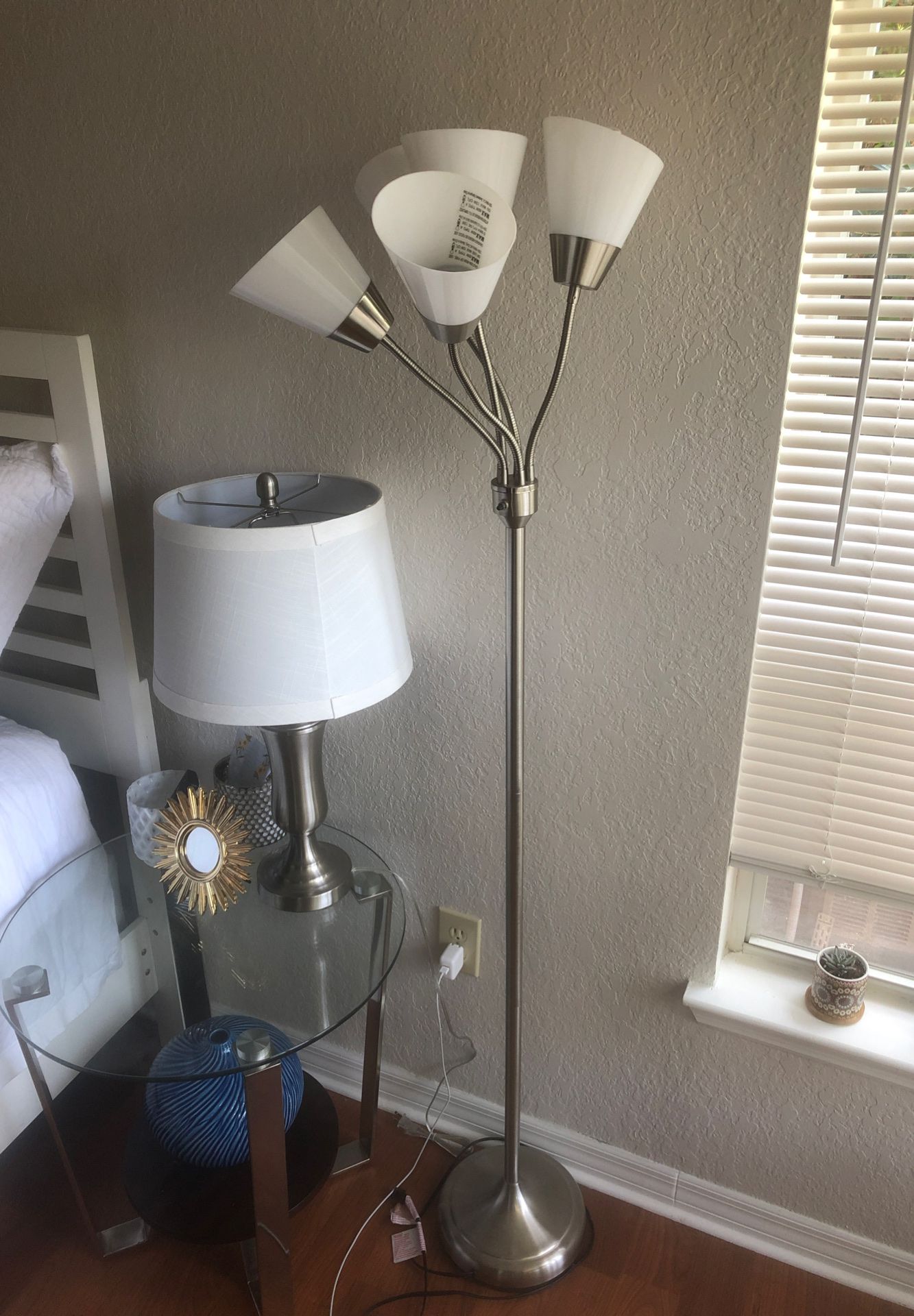 Floor lamp and table lamp