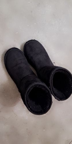 Girl Black boots size 2