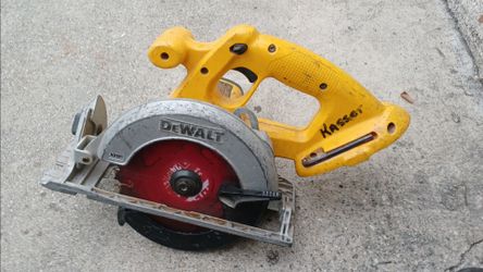 DEWALT DC390 18v Cordless 6-1/2" Circular Saw-Tool Only No Battery