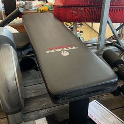 Flat Benchw/ Squat Stands And Drop Pads