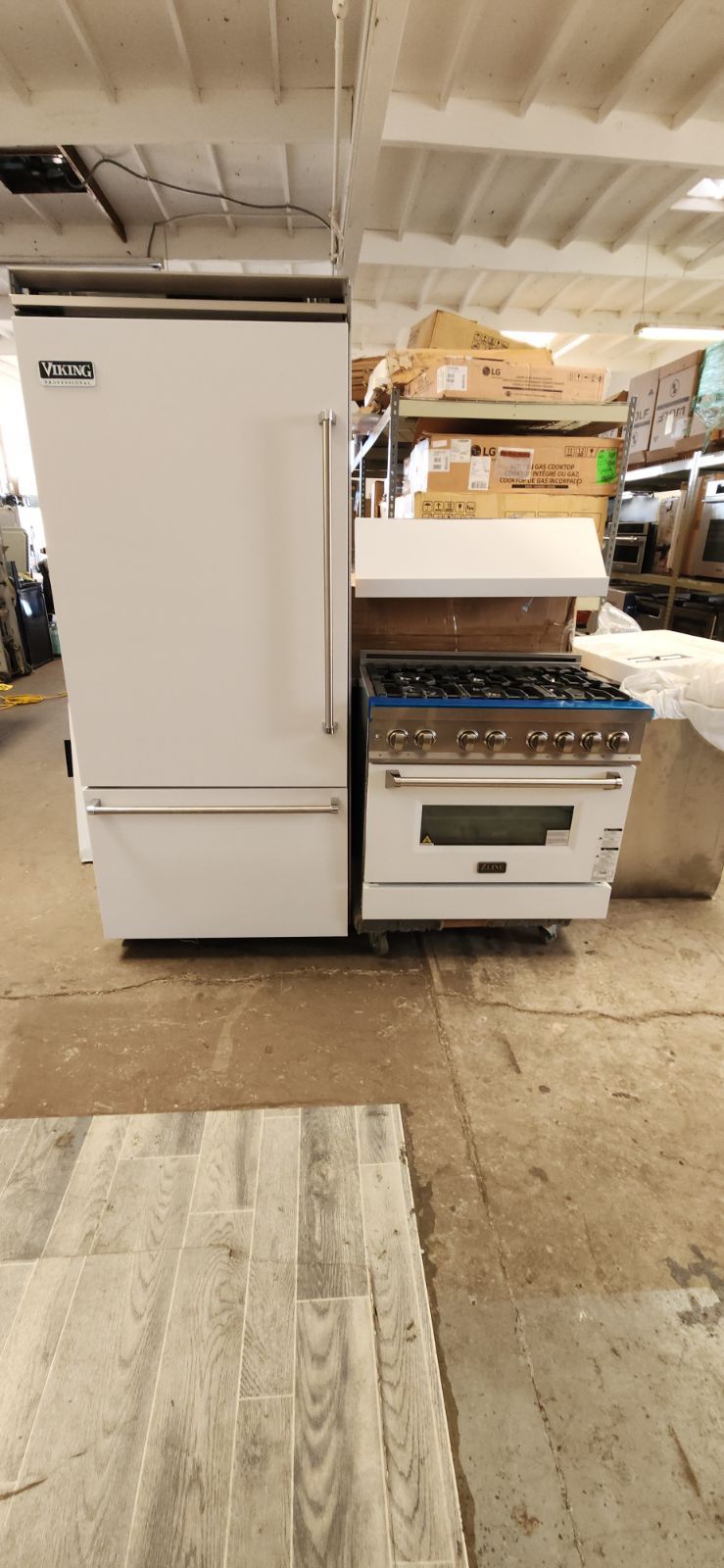 Kitchen Set In White Stainless Steel