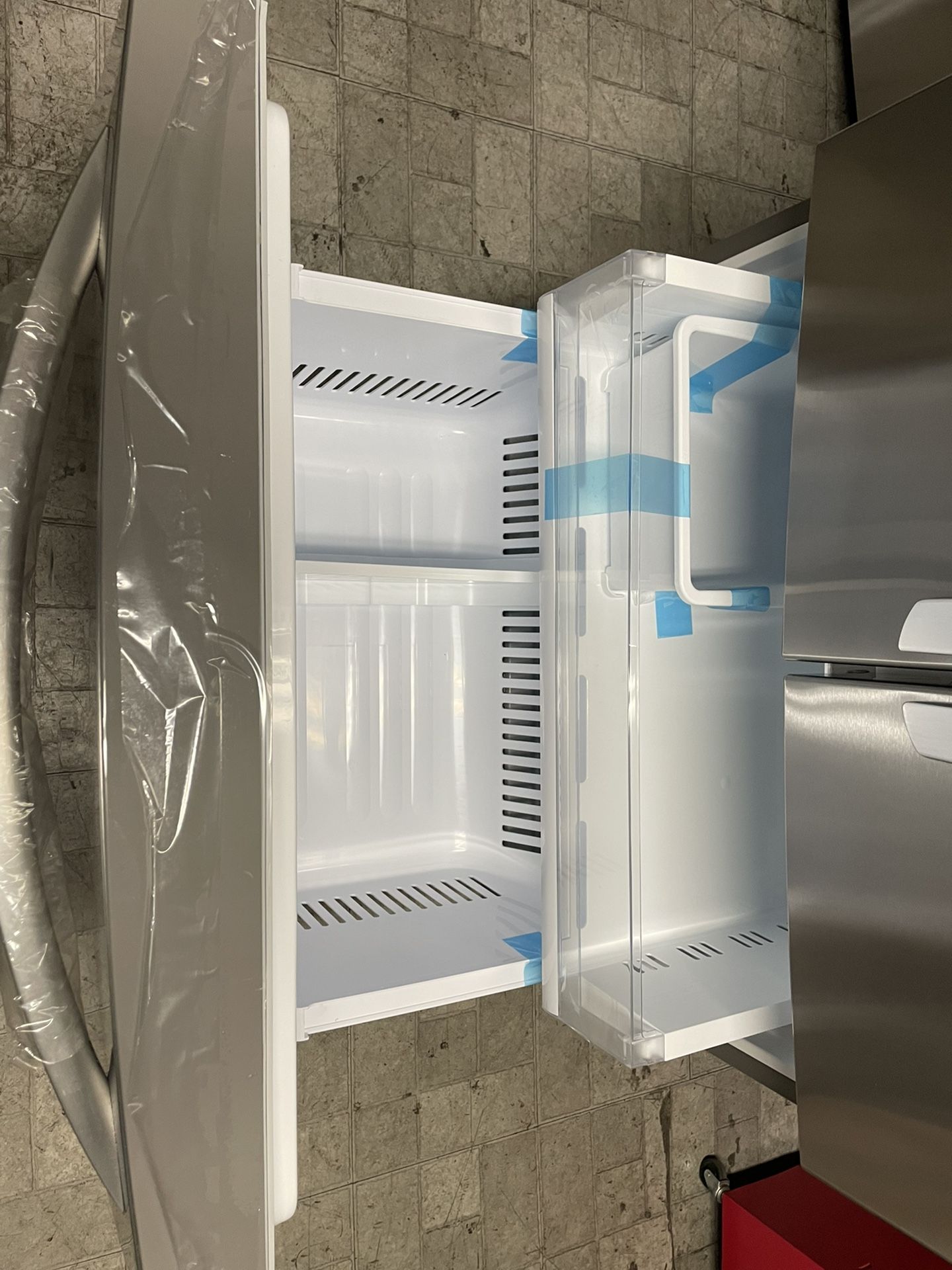 New LG French Door Refrigerator 33” Wide for Sale in Norwalk, CA OfferUp