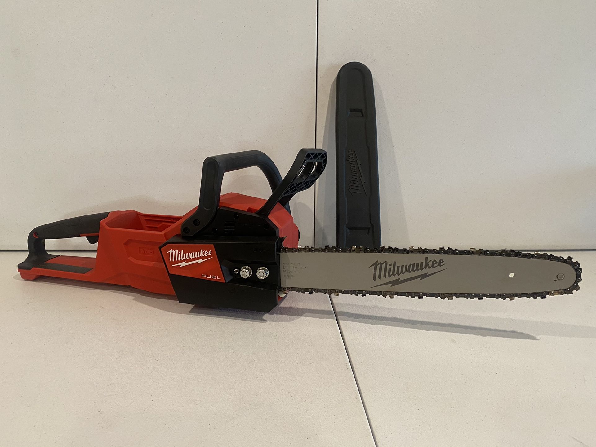 Milwaukee M18 FUEL 16 in. 18-Volt Lithium-Ion Brushless Cordless Chainsaw (Tool-Only)