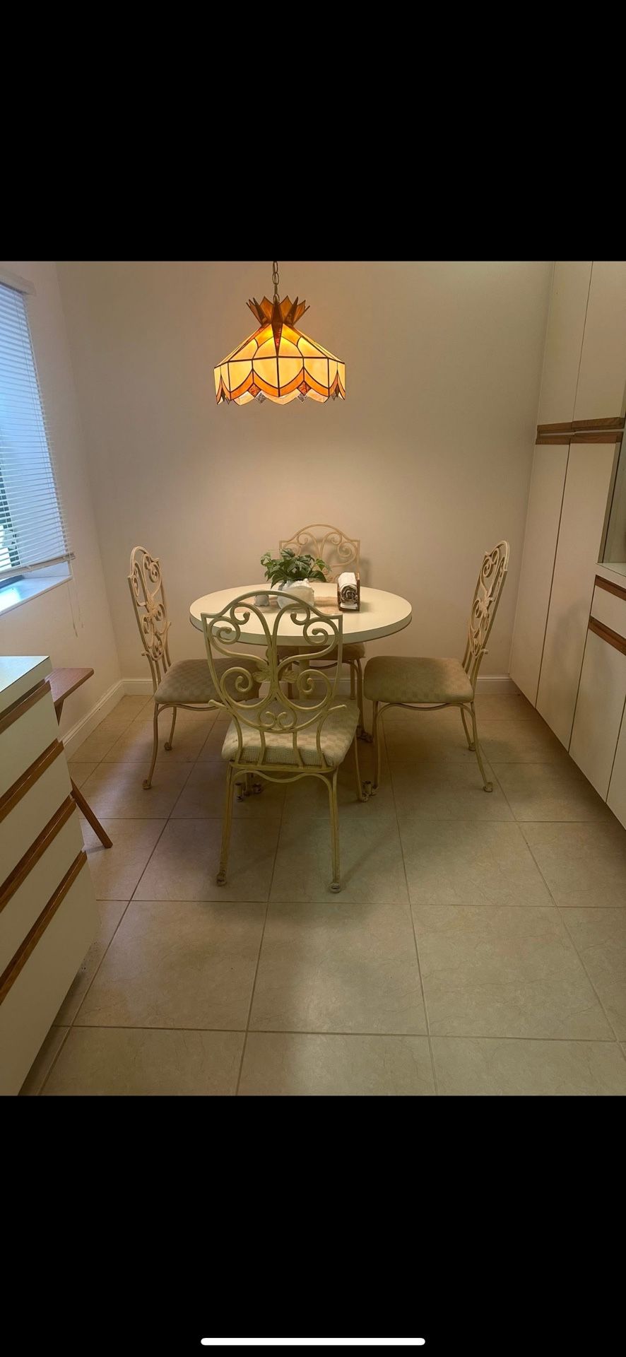 Kitchen table and 4 chairs