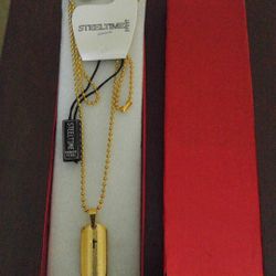 NECKLACE WITH PENDANT CHARM 