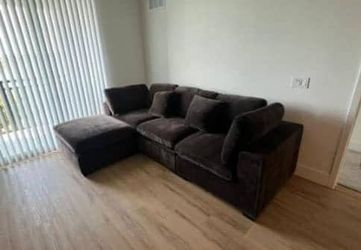 Sofá Seccional Chocolate.Ask For Price