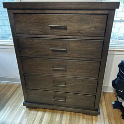 5 drawer dresser/chest