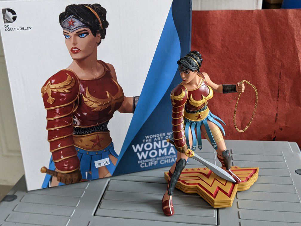 "New 52" Wonder Woman Statue By Cliff Chiang