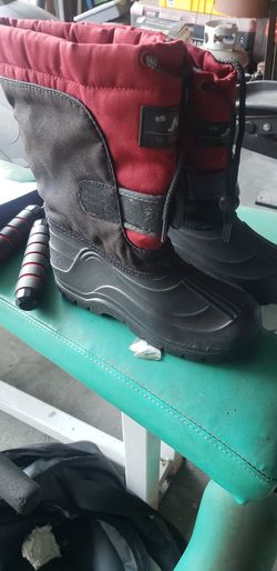 Snow boots