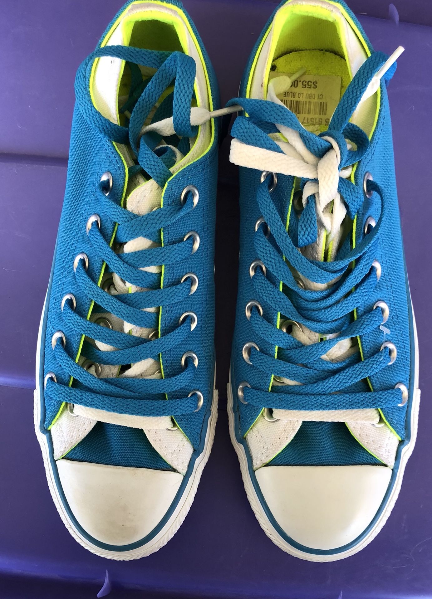 Unisex converse 👱🏻♀️👱🏻♂️👀
