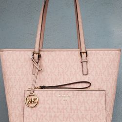 New Michael Kors Baby Pink Tote And Wristlet 🌸
