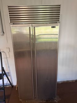 Sub-Zero 561/S Refrigerator & Freezer