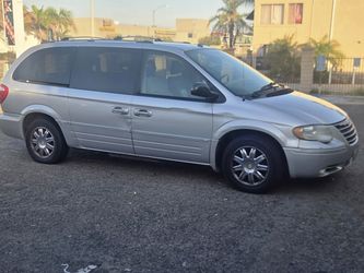2006 DODGE TOWN AND COUNTRY