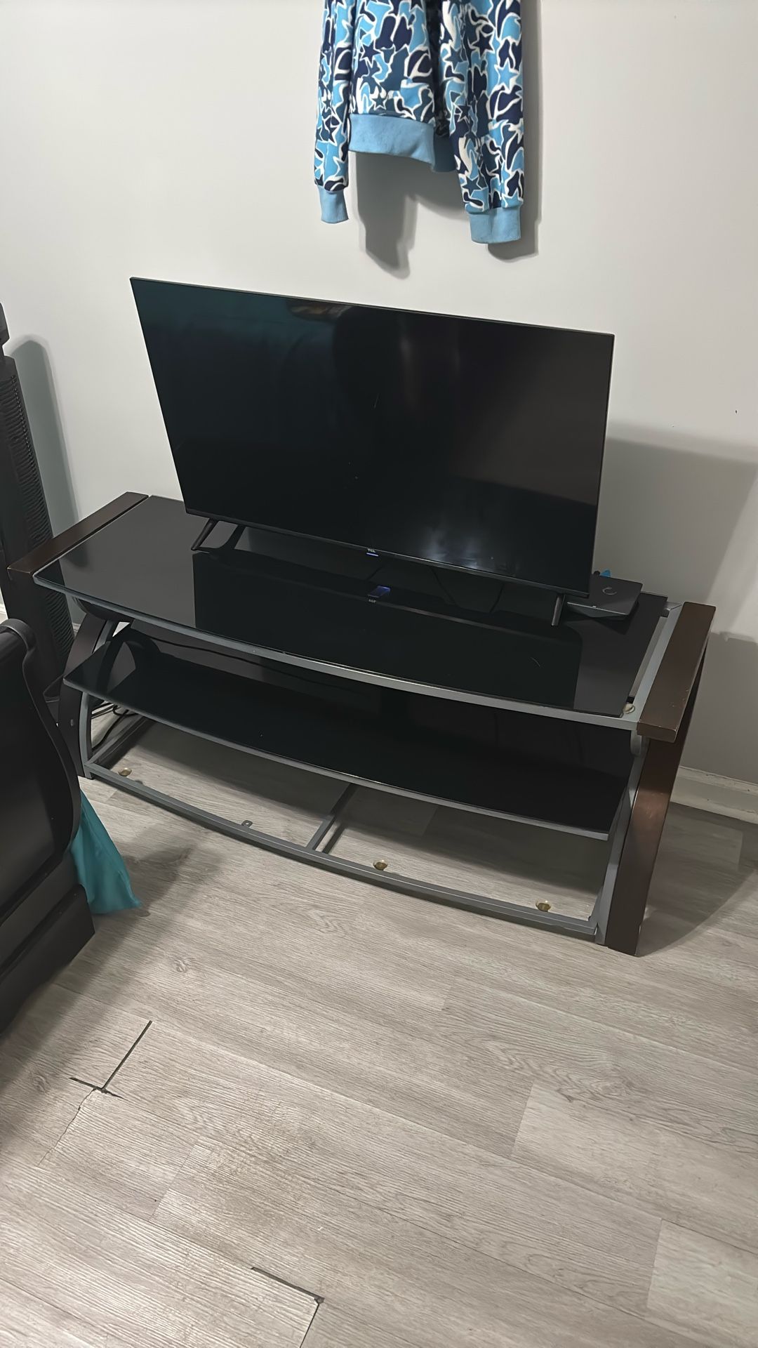 Good Condition Tv Stand