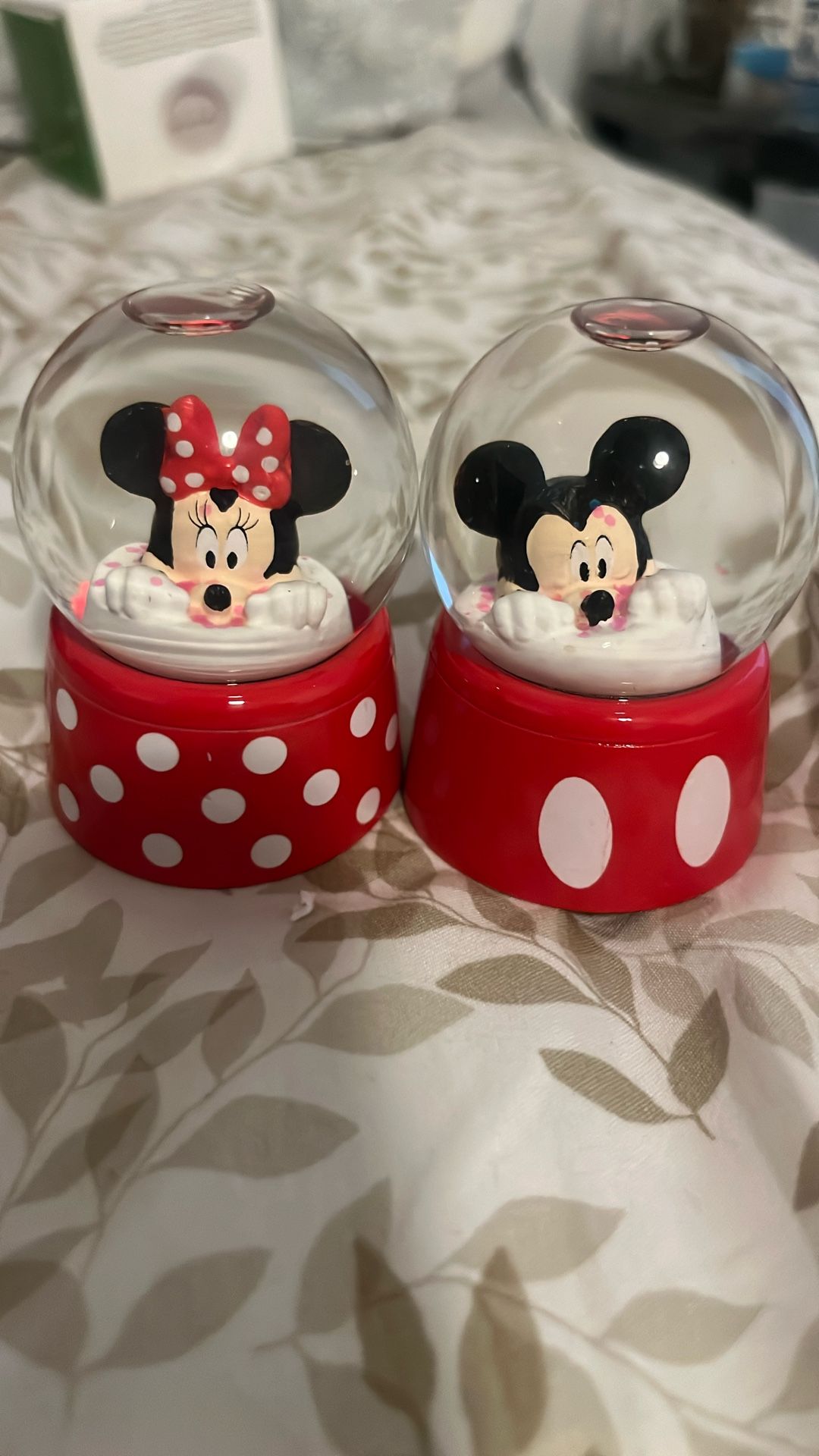 Snowglobe Mickey & Minnie