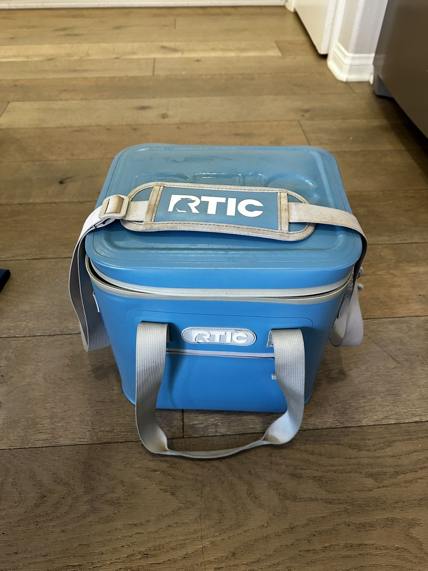 RTIC Soft cooler