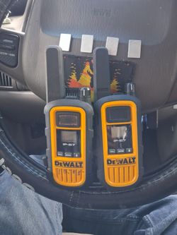 Dewalt walkie talkie  2