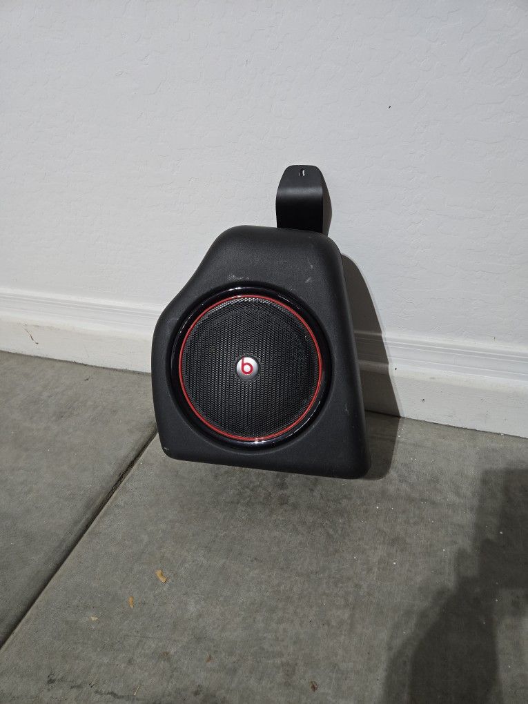 Beats Subwoofer Chrysler 300