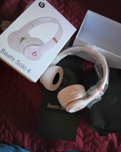 Beats Solo 4