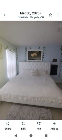 King White tuffted bed