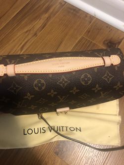 Louis Vuitton Pochette Metis Bag for Sale in VLG WELLINGTN, FL