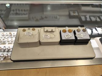 22k 10k Diamond Earrings Different Prices And Different Grams Layaway Available 10% Dwon If You Interested Please Make Sure You Ask For Maribel Thank 