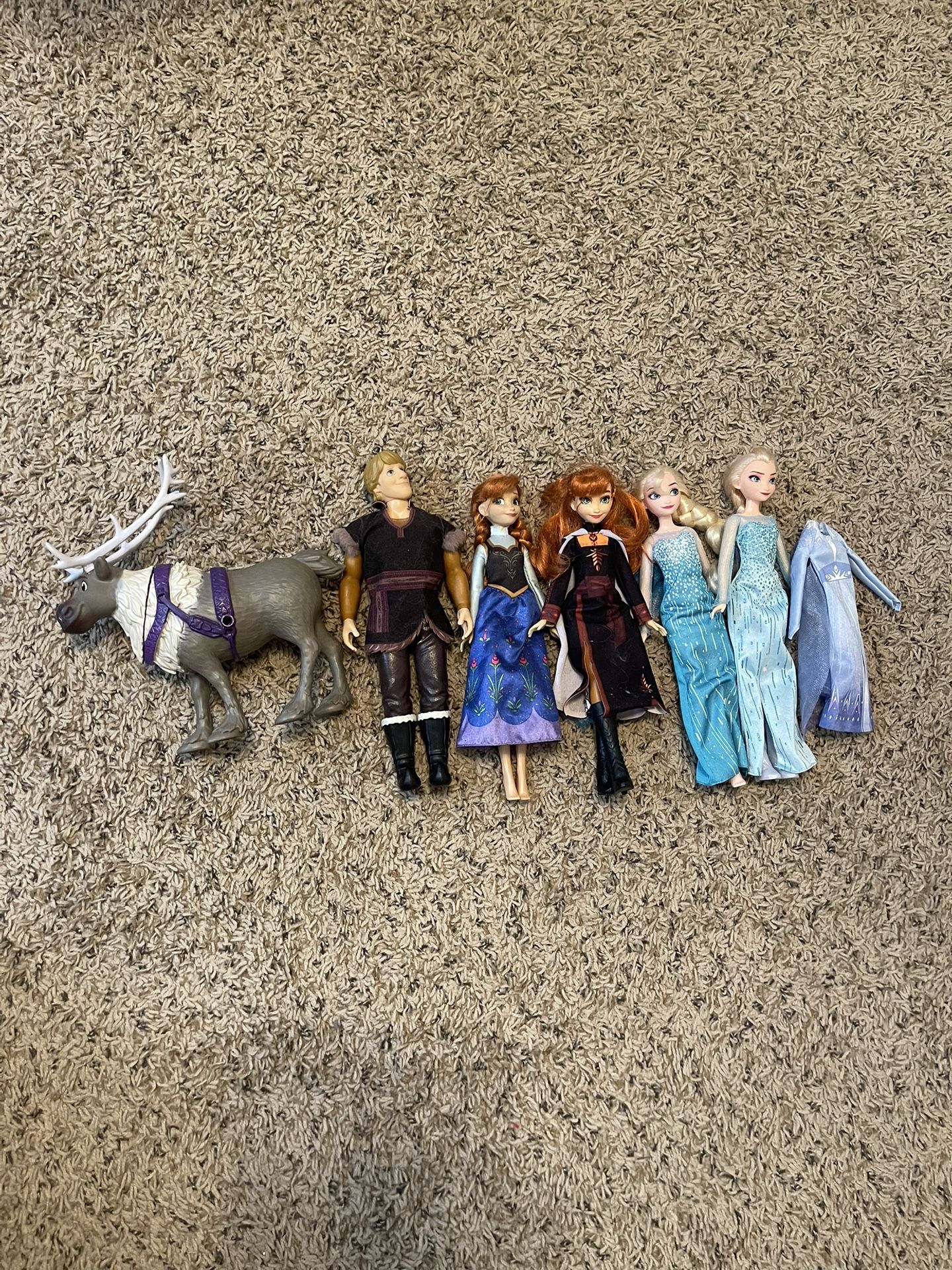 Frozen Dolls