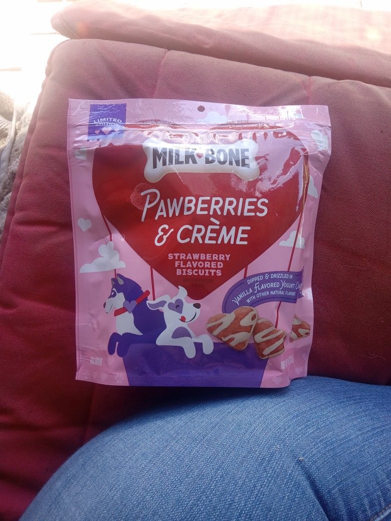 Limited Edition Milk Bone Pawberries & Cream 10oz Bag Flavored Biscuits For Dogs