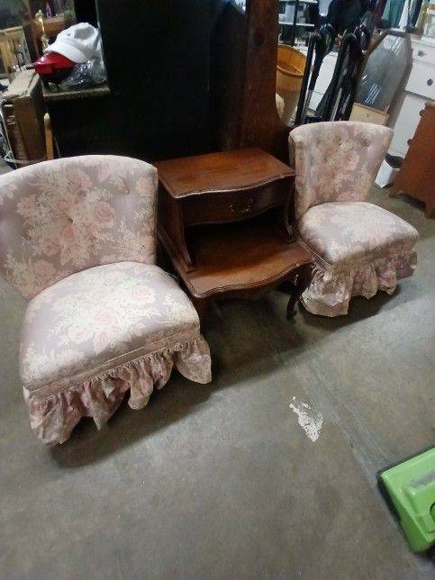 2 Matching Side chairs