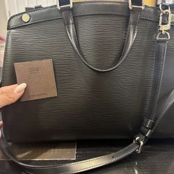 Louis Vuitton Epi Brea MM in Black