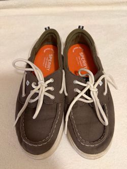 Sperry Boat Shoes – Kids Size 4Y
