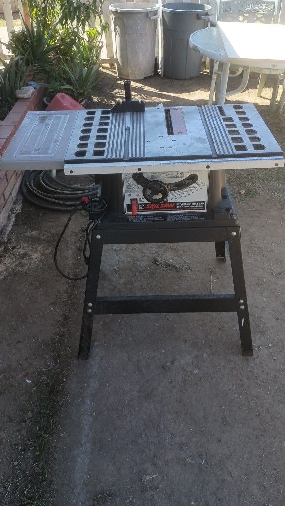 Skilsaw Table Saw