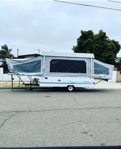 Pop up camping trailer