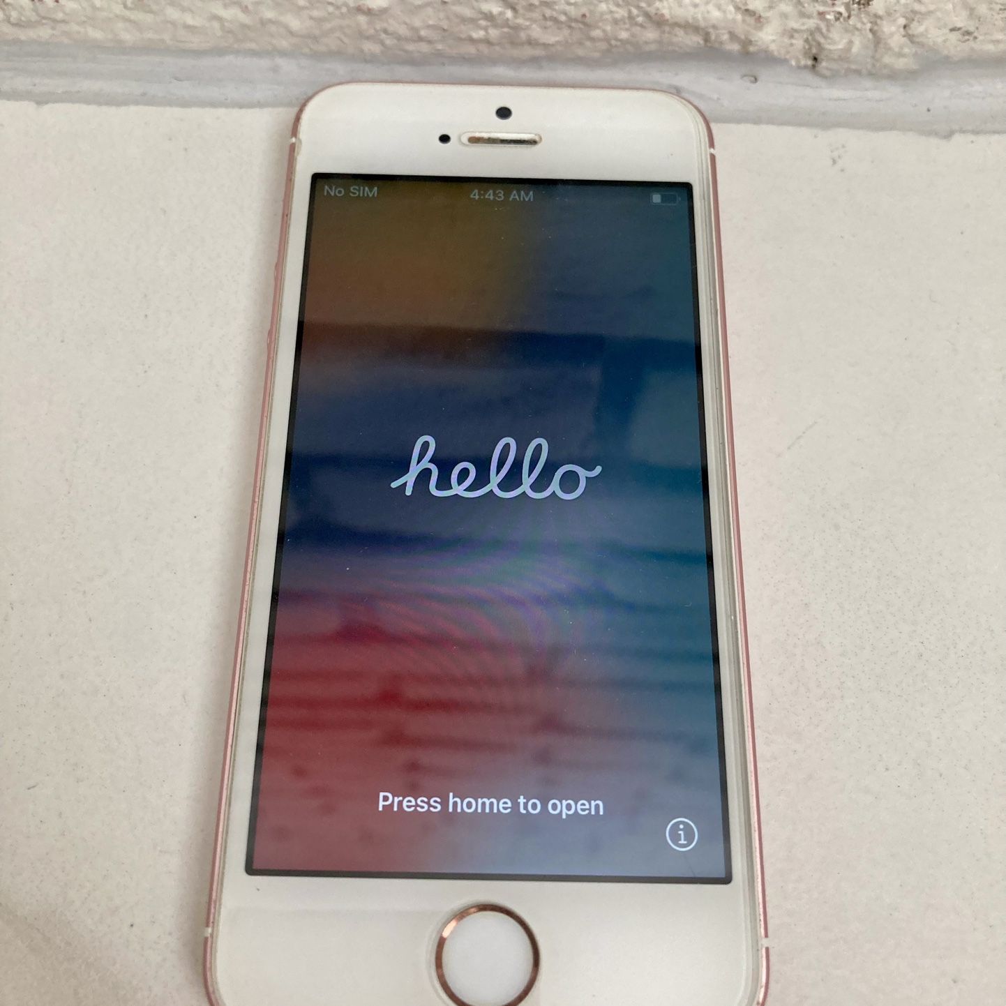 Unlocked Apple iPhone SE 1st Gen - 32GB Rose Gold for Sale in San