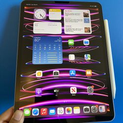 128GB Apple IPad Pro 11” 4th Generation (2022 Model / M2 chip ) with Keyboard, pen & Accessories (512GB $888)