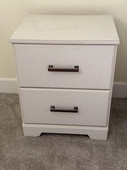 White 2-Drawer Nightstands