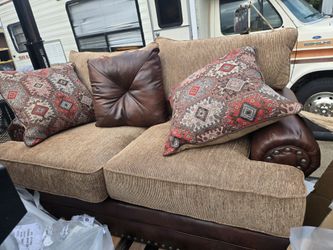 Brand new Love Seat