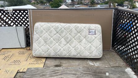Twin mattress