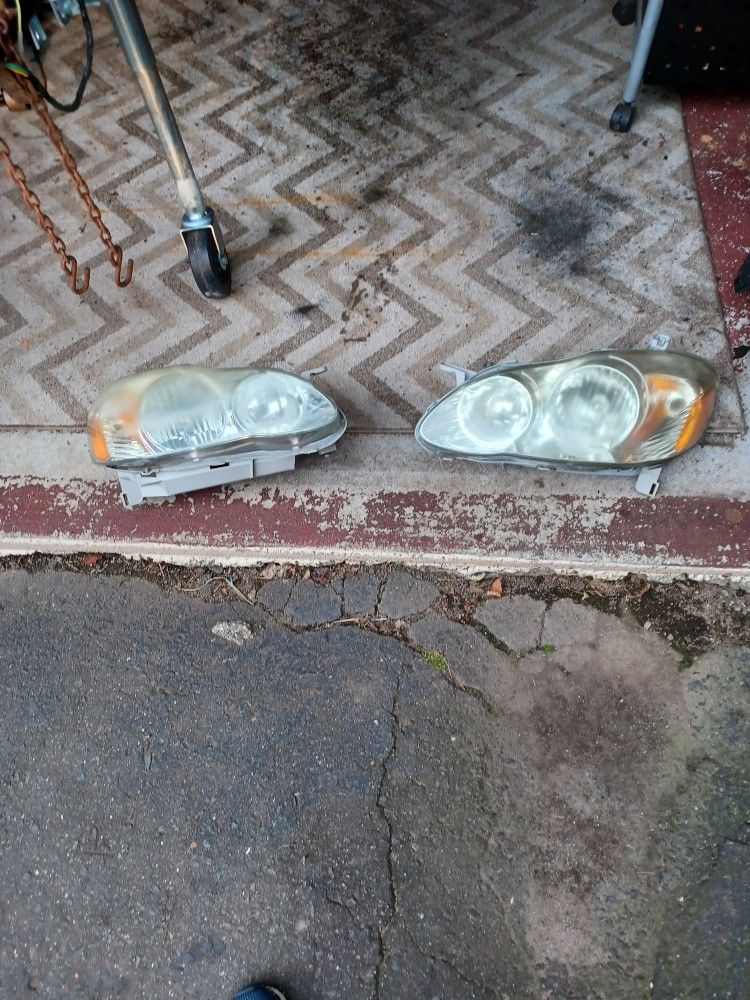 05 Corolla Headlite Assy.