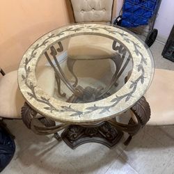 SMALL DINING TABLE WITH 4 CHAIRS. 