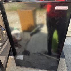 Insignia Mini Fridge (With Freezer)