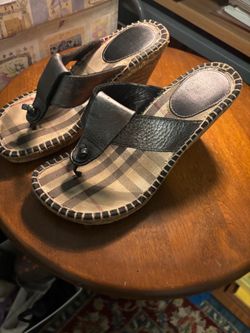 BURBERRY WEDGE SHOES/SANDALS GALLERIA AREA