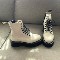 Dr.Martens