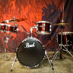 Pearl Roadshow Drum Set 4 Piece 