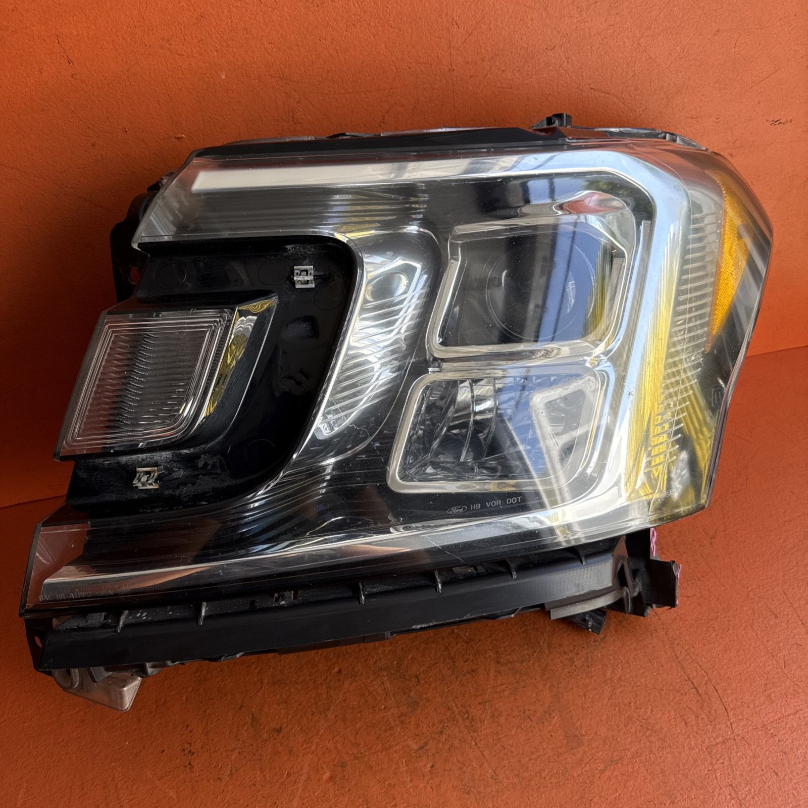 JL1B13006AF 2018 - 2021 FORD EXPEDITION HALOGEN FRONT LEFT OEM HEADLIGHT OEM