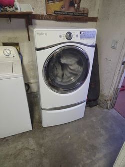 Gas Dryer - Whirlpool Duet w/Steam