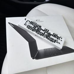 Magic key keyboard For iPad 13-Inch (M4) (M5)