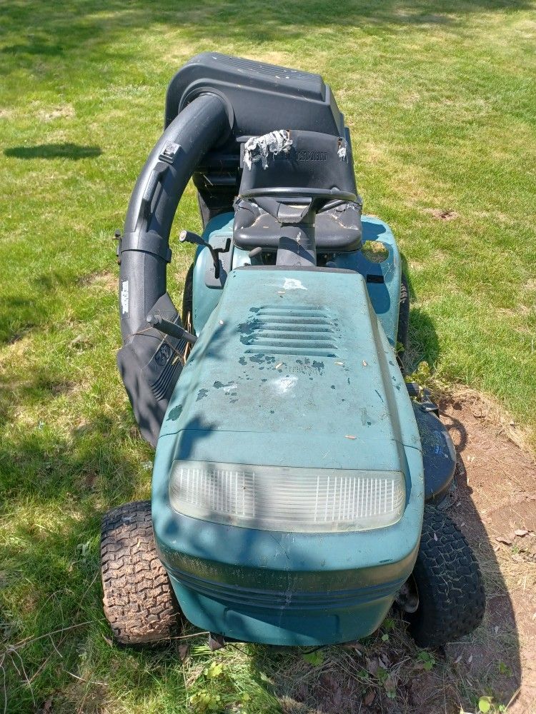 Craftsman LT1000 Riding Mower