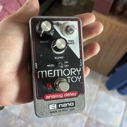 Delay Pedal - Electro Harmonix Memory Toy 