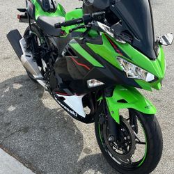 2020 Kawasaki Ninja 400